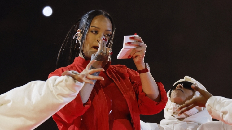 Rihanna lors du concert de la mi-temps du Super Bowl 2023.