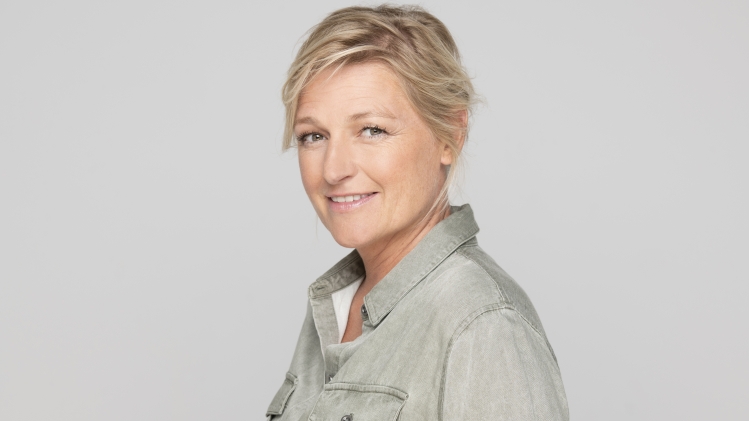 Anne-Elisabeth Lemoine, figure phare de C à vous sur France Télévisions. 