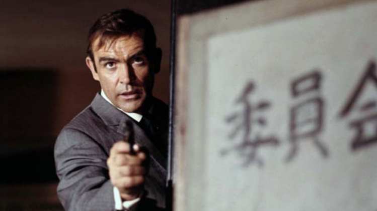 Les aventures littéraires de James Bond, ici interprété par Sean Connery dans On ne vit que deux fois, ont été partiellement réécrites par les éditeurs britanniques.