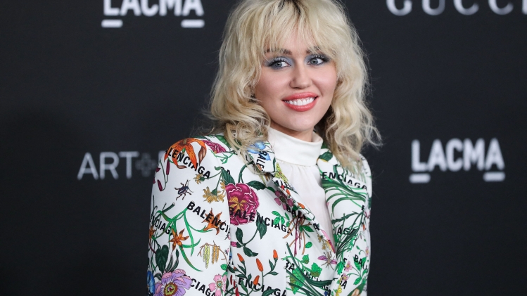 Miley Cyrus sort son nouveau single Flowers le 13 janvier