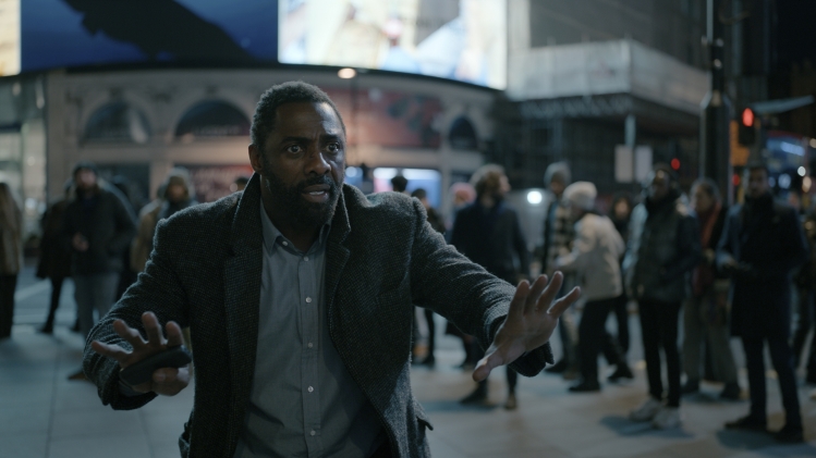 Idris Elba est de retour dans la peau de John Luther dans Soleil Déchu