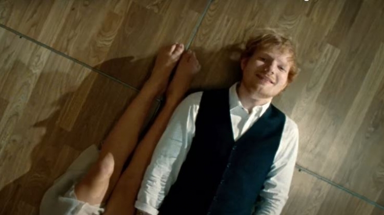 Ed Sheeran a sorti en 2014 le titre Thinking Out Loud, devenu un tube planétaire.