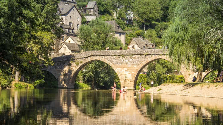 Le village de Belcastel (Aveyron) est en compétition en 2023 pour le titre de Village préféré des Français.