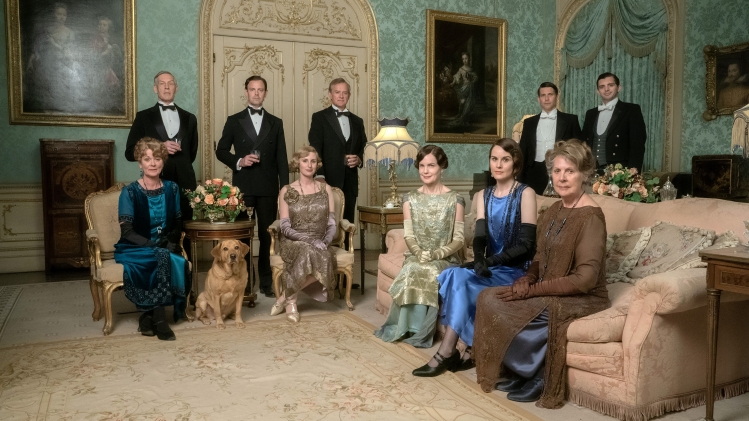 La famille Crawley dans le film Downton Abbey II : une nouvelle ère.
