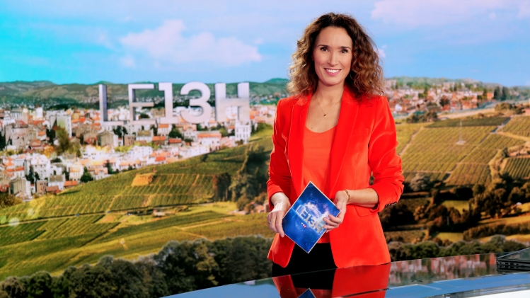 Marie-Sophie Lacarrau présente le 13 Heures de TF1 depuis janvier 2021.