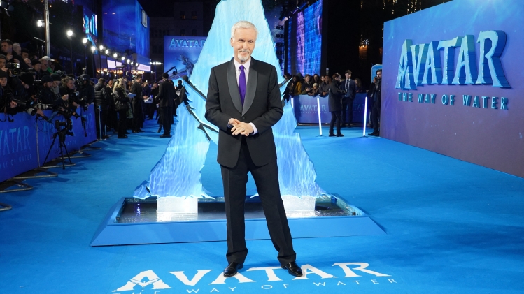 James Cameron a dépassé les 2 milliards de dollars au box-office avec trois films : Avatar, Titanic et Avatar 2