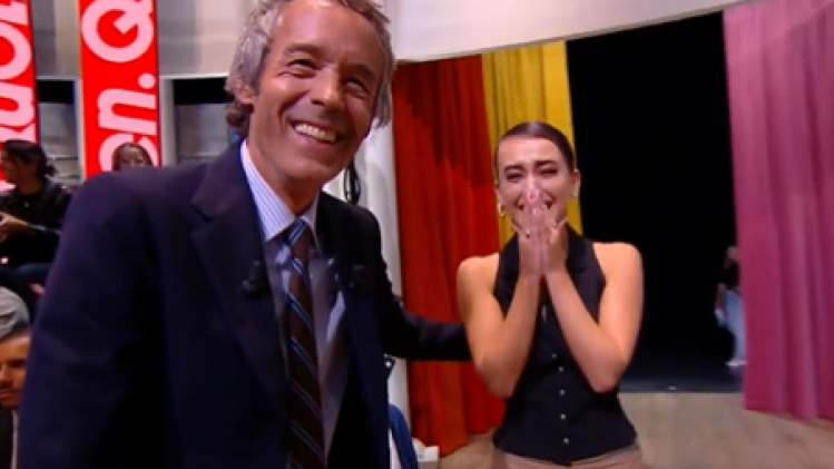Yann Barthès a surpris la jeune Lola, sur le plateau de Quotidien, en lui annonçant sa sélection à la nouvelle saison de la Star Academy.