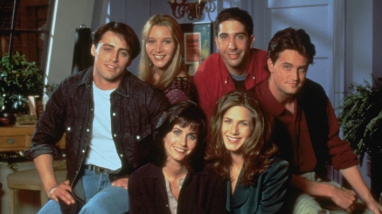 Matthew Perry, Lisa Kudrow, David Schwimmer, Matt Leblanc, Courteney Cox et Jennifer Aniston dans Friends.