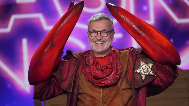 Laurent Ruquier déguisé en homard dans Mask Singer