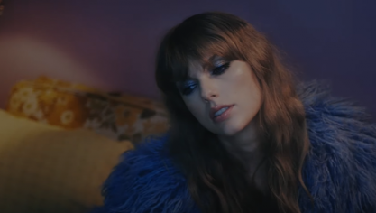 Taylor Swift dans son clip Lavender Haze 