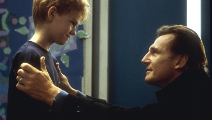 Liam Neeson incarne Daniel dans Love Actually 