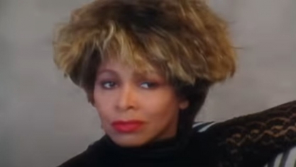 Les chaînes rendent hommage à Tina Turner, ici dans le documentaire Tina, sorti en 2021.