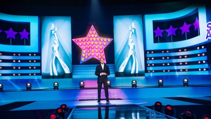 Nikos Aliagas sur le plateau de la Star Academy, diffusée sur TF1