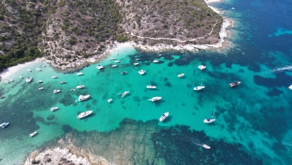 Menacée par la pollution, la Corse trouve des solutions pour préserver la beauté de ses paysages.