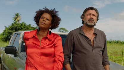 Clair Jaz et Bernard Yerlès dans Meurtres en Guadeloupe, ce samedi 25 novembre sur France 3.