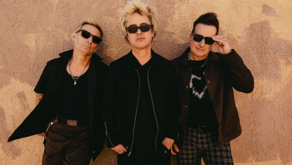 Green Day est de retour dans les bacs ce vendredi 19 janvier avec Saviors, son 19ème album. 