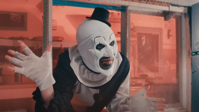 Art the Clown arrive en France pour terroriser l'Hexagone dans Terrifier 2