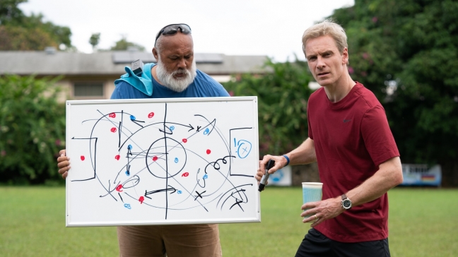 Dans Une équipe de rêve, un entraîneur tombé en disgrâce est recruté par l'équipe de football des Samoa américaines dans l'espoir de transformer leur destin.