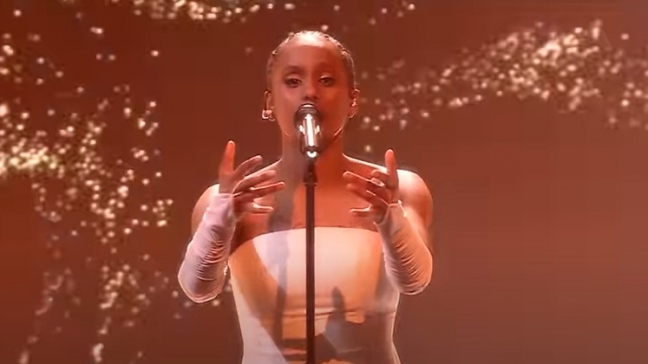 Saba représentera le Danemark à l'Eurovision 2024 avec son titre Sand. 