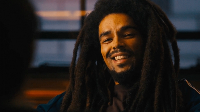Kingsley Ben-Adir dans le rôle de Bob Marley 