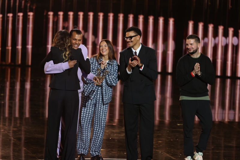 Stromae a remporté hier le prix de l’Album de l’année avec Multitude, un projet qui marquait le retour sur le devant de la scène de l’artiste belge après des années de galère.