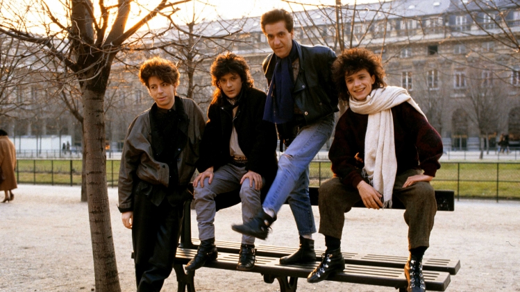 Le groupe Indochine, composé de Nicola Sirkis, Stéphane Sirkis, Dominique Nicolas et Dimitri Bodianski, ici en 1986.