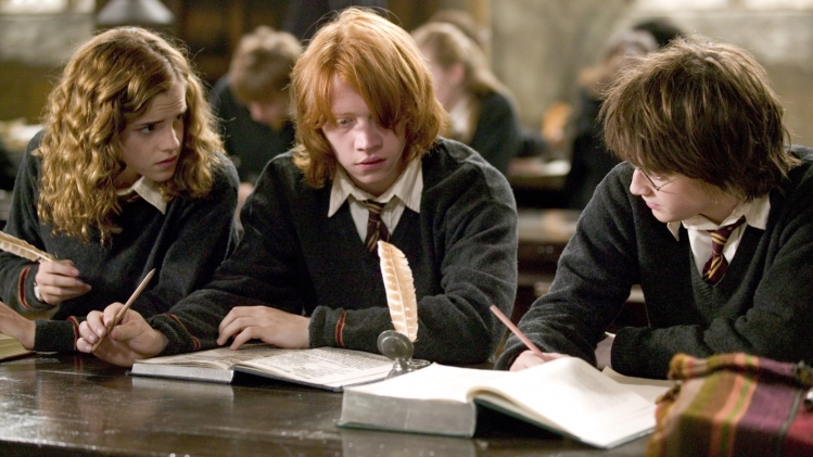 Emma Watson (Hermione), Rupert Grint (Ron) et Daniel Radcliffe (Harry Potter) dans le quatrième volet de la saga Harry Potter.