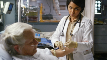 Le personnage de Neela Rasgotra, interprétée par Parminder Nagra, dans Urgences, de la saison 10 à la saison 15.