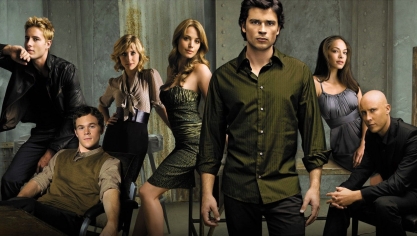 Les dix saisons de Smallville ont été diffusées successivement sur M6, TF6 et W9, entre 2003 et 2012.