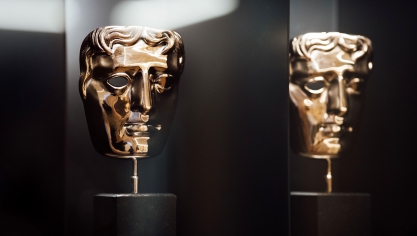 Les prix décernés par les BAFTA Awards, créés en 1955, ont la forme d