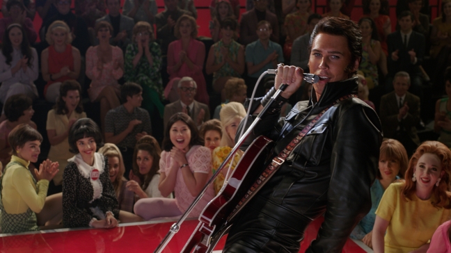 Austin Butler est Elvis dans le biopic diffusé ce dimanche 19 mai sur France 2. 